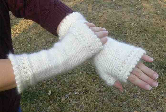 Comment tricoter des mitaines avec les doigts?