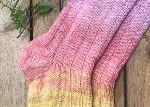 Comment tricoter une écharpe en laine?
